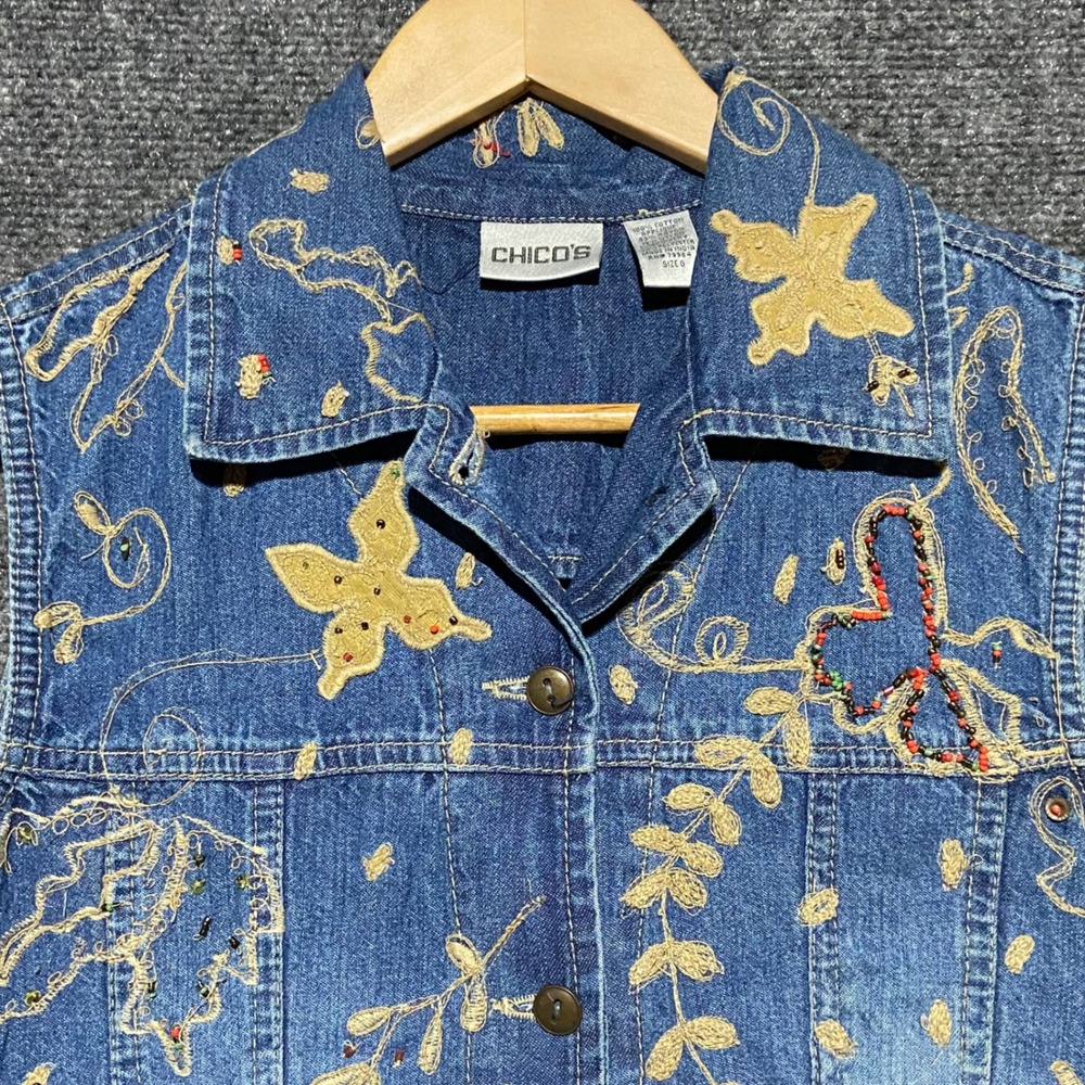 Chicos Women's Blue Denim Embroidered Beaded Butterfly Floral Vest Size 0 Small - Picture 3 of 8